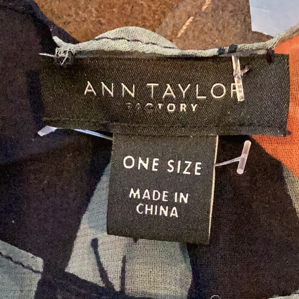 Ann Taylor Factory Sheer Peach Poncho - Picture 5 of 6